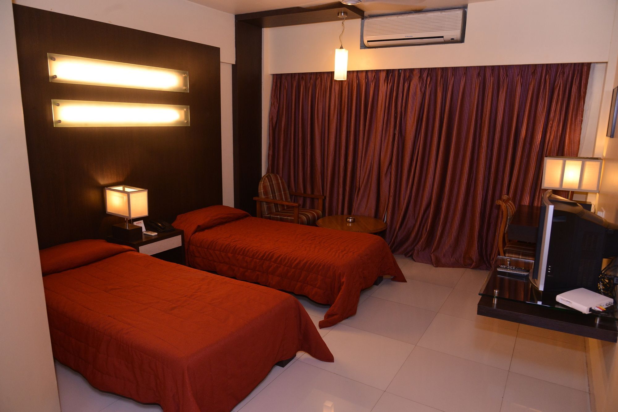Hotel Sai Palace Nashik Exterior photo
